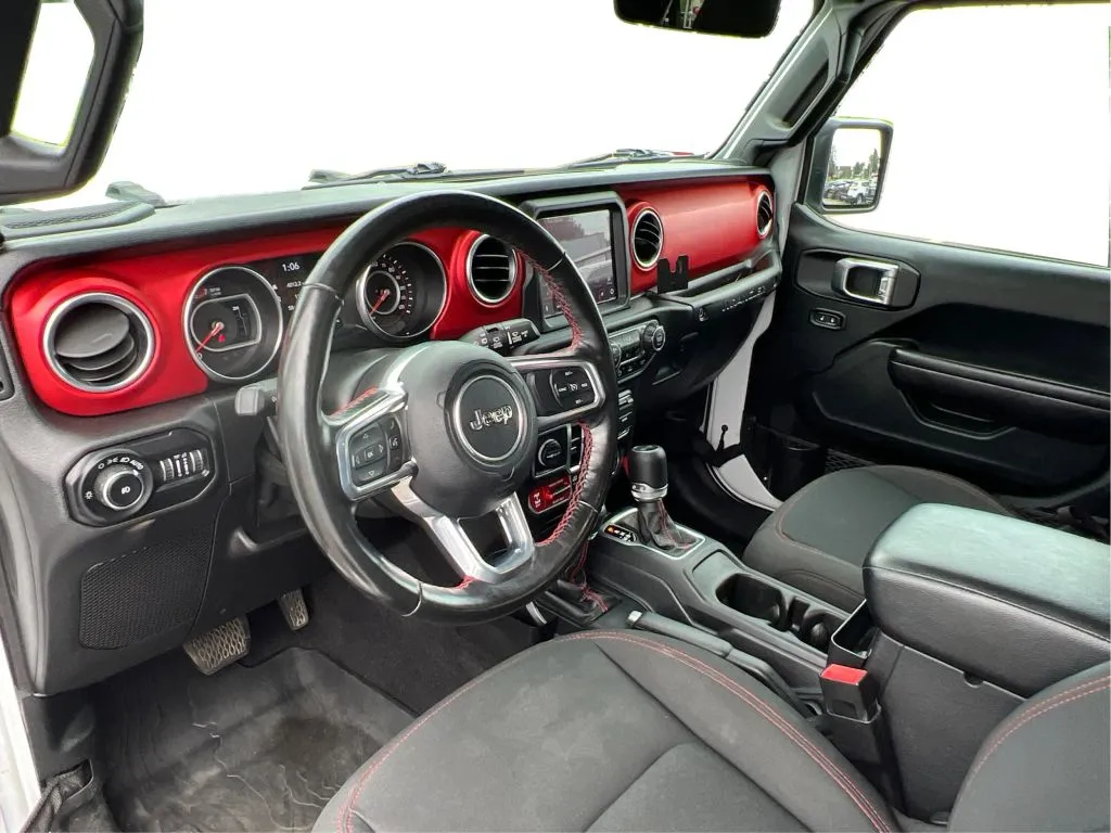 Jeep Wrangler photo 16