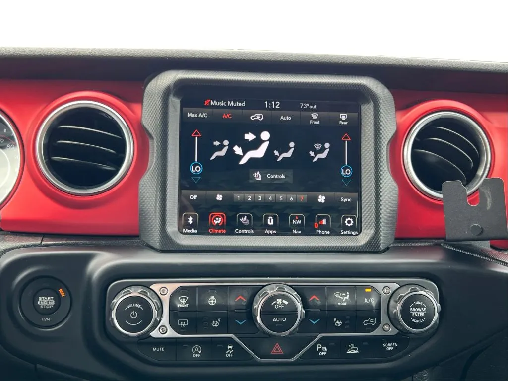 Jeep Wrangler photo 20