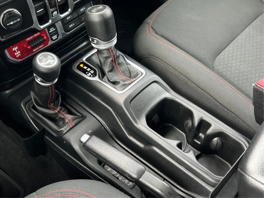 Jeep Wrangler photo 21