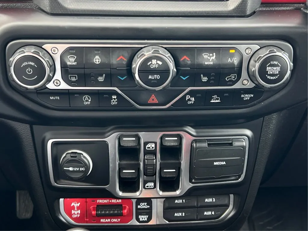 Jeep Wrangler photo 39