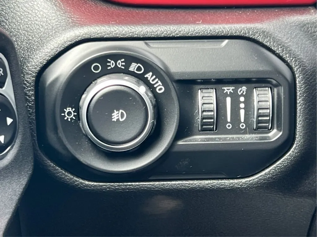 Jeep Wrangler photo 24
