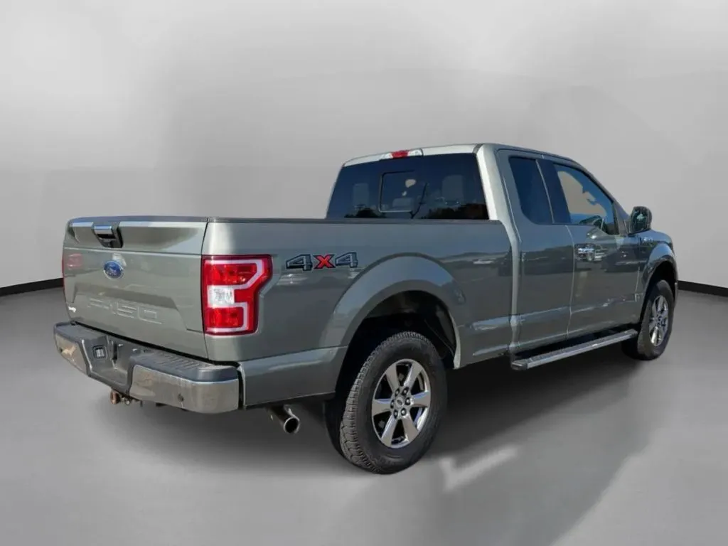 Ford F-150 photo 9