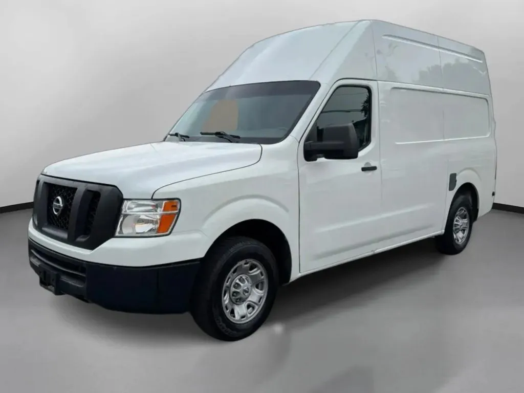 Nissan NV2500 HD Cargo photo 5