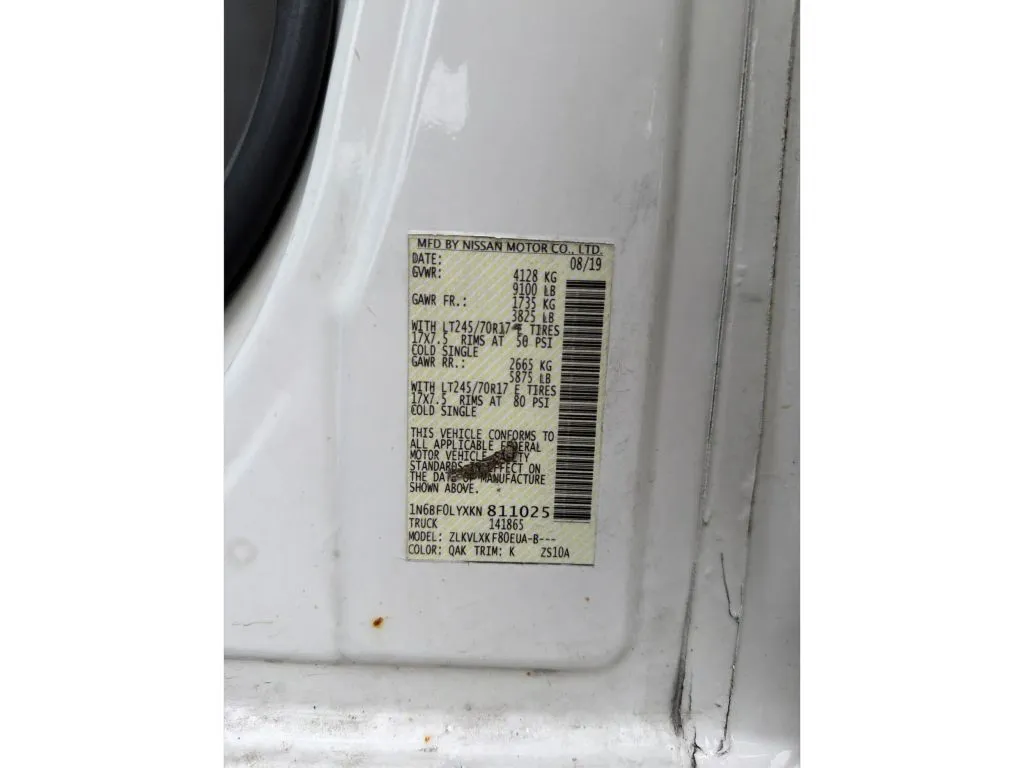Nissan NV2500 HD Cargo photo 23