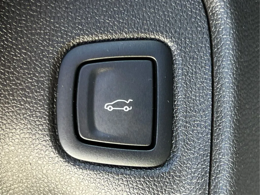 Cadillac CT4 photo 34