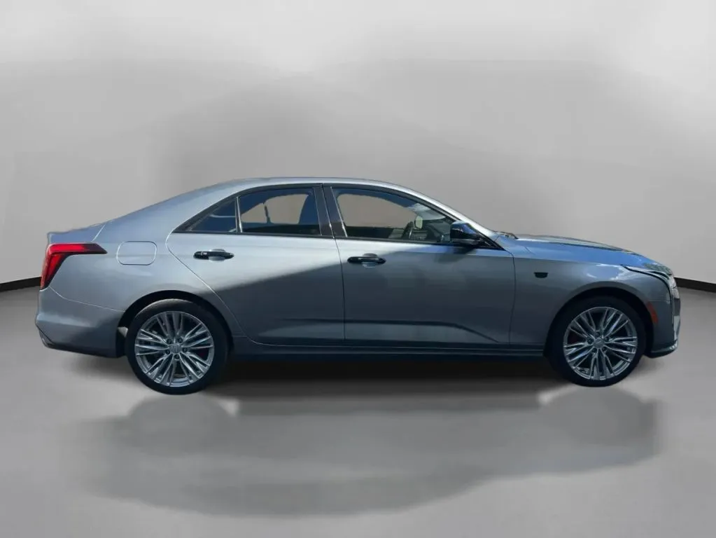 Cadillac CT4 photo 7