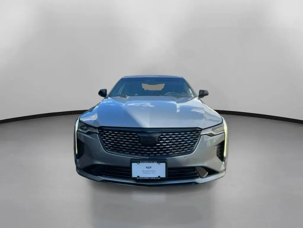 Cadillac CT4 photo 3