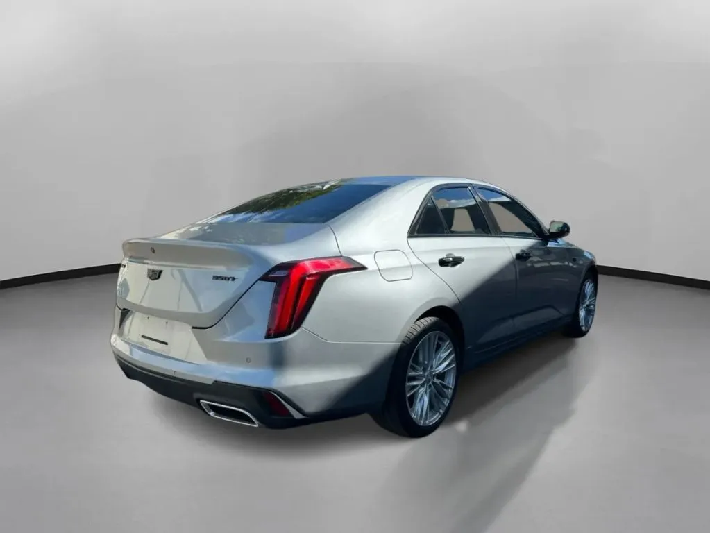Cadillac CT4 photo 9