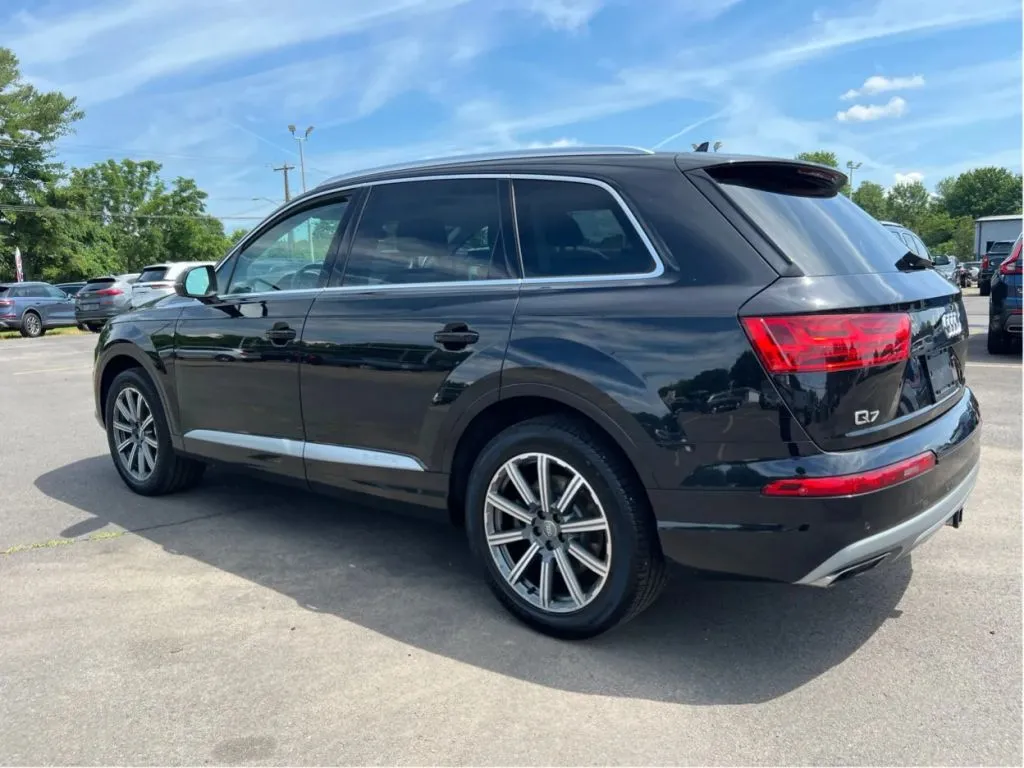 Audi Q7 photo 13