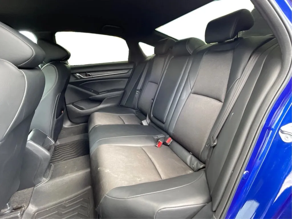 Honda Accord photo 17