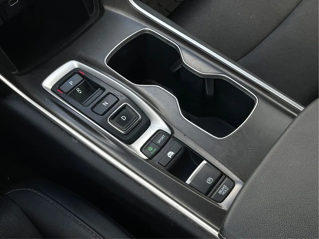 Honda Accord photo 21