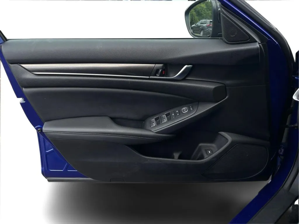 Honda Accord photo 26