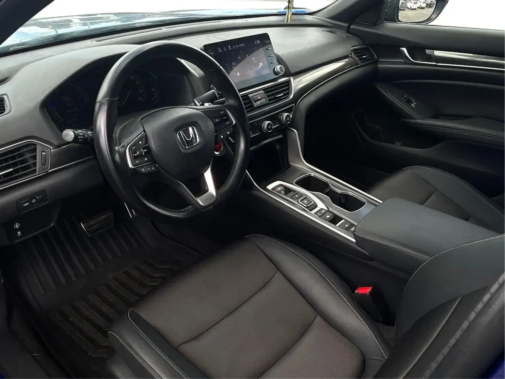 Honda Accord photo 16
