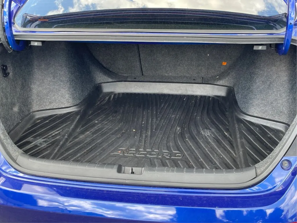 Honda Accord photo 18