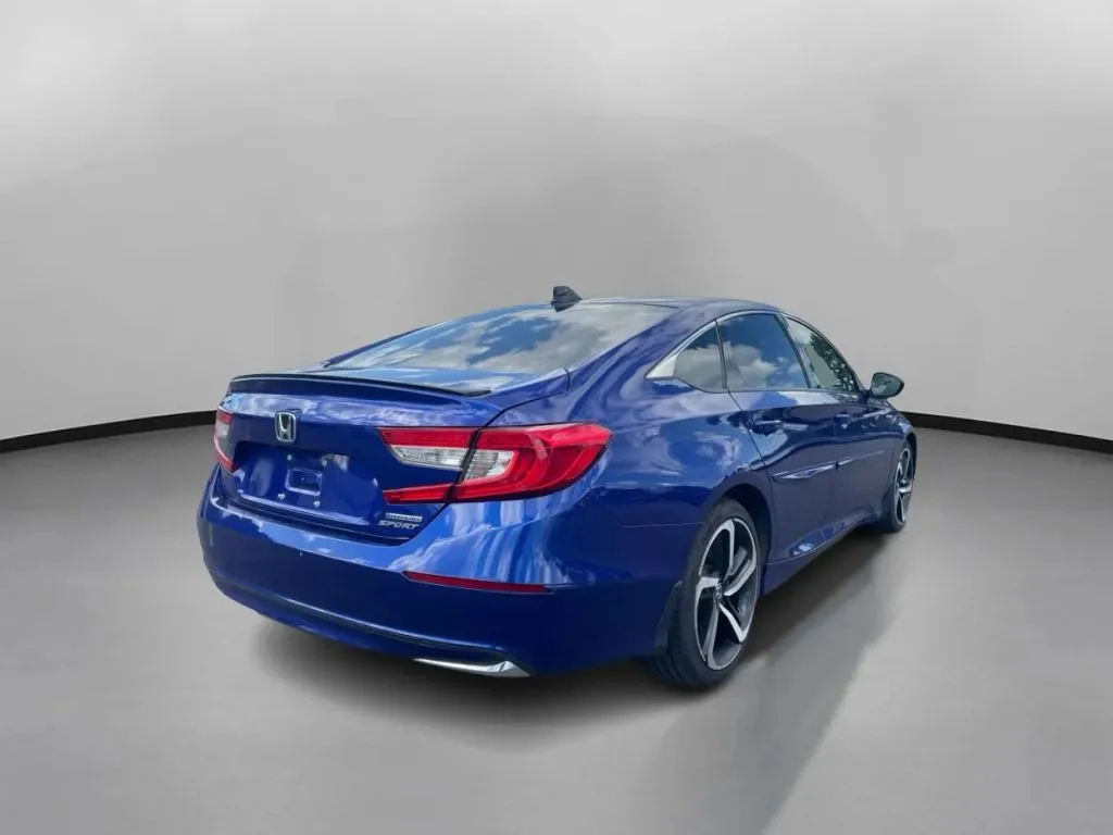 Honda Accord photo 9