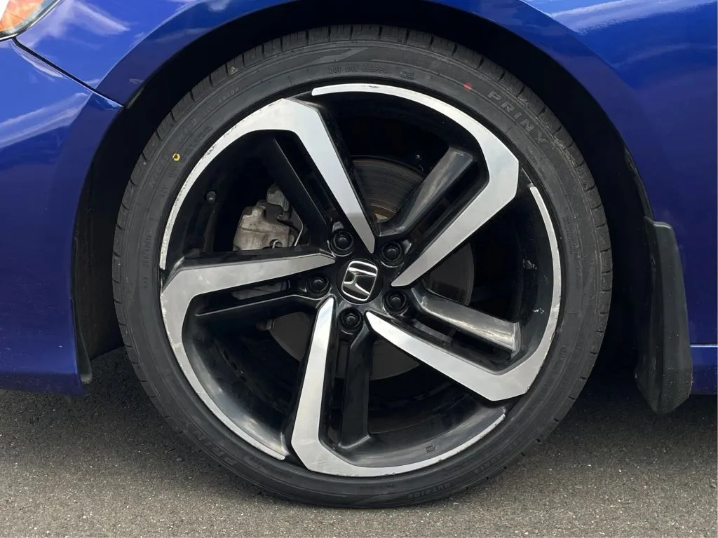 Honda Accord photo 30