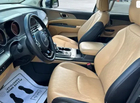 Photos of 2024 Kia Carnival LX w/Seat Pkg Van 4D for sale in Manchester, CT at Drivemax