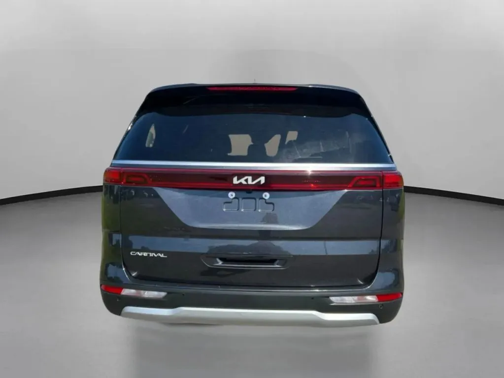 Kia Carnival photo 11