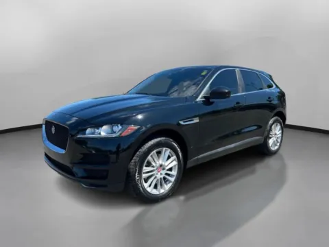 More photos of 2019 Jaguar F-PACE 30t Prestige Sport Utility 4D at Drivemax, CT