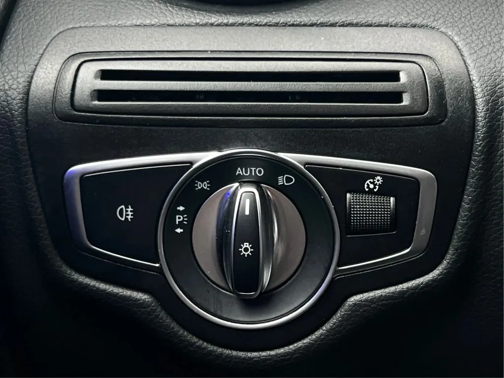 Mercedes-Benz GLC photo 24