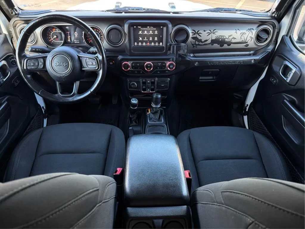Jeep Wrangler photo 21