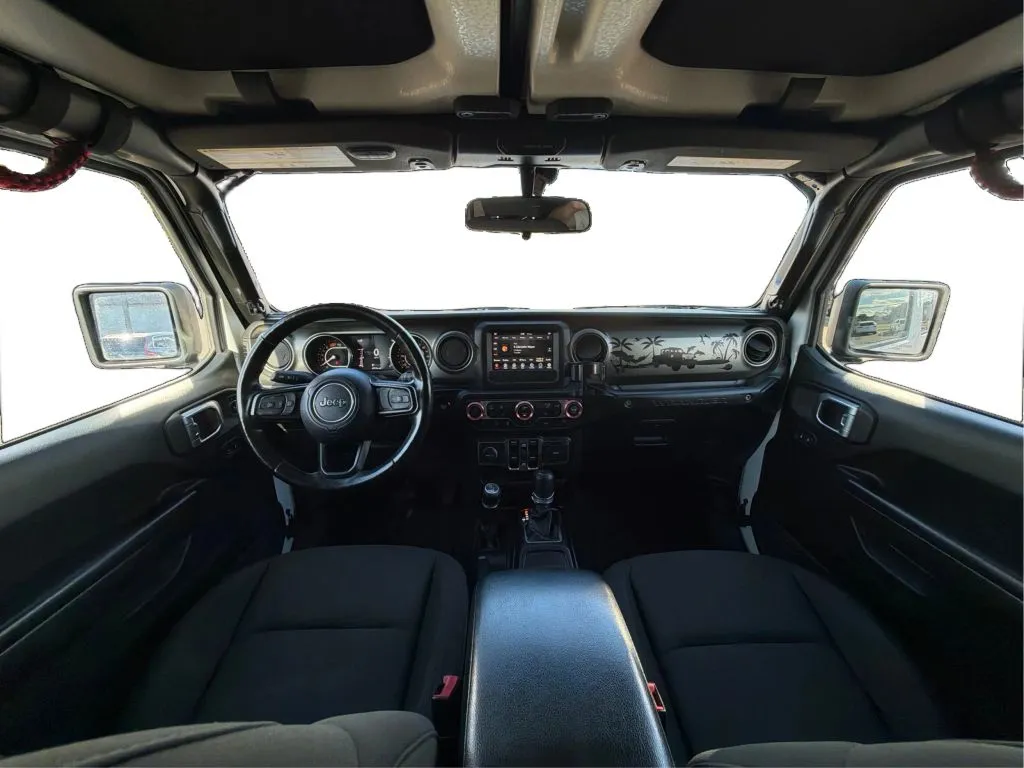 Jeep Wrangler photo 35