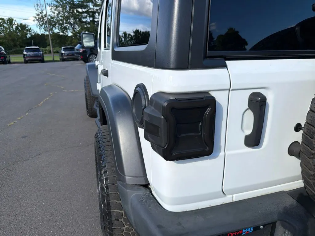 Jeep Wrangler photo 33