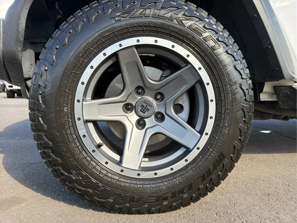 Jeep Wrangler photo 30
