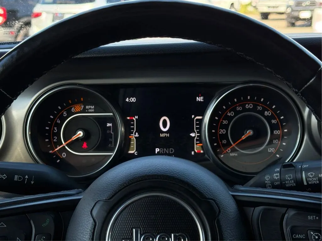 Jeep Wrangler photo 22