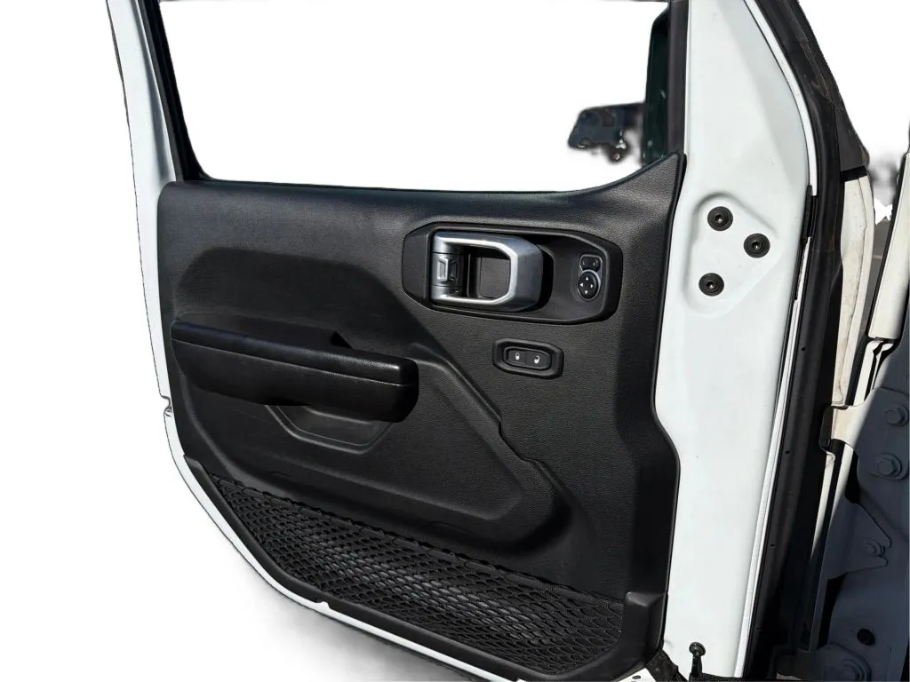 Jeep Wrangler photo 26