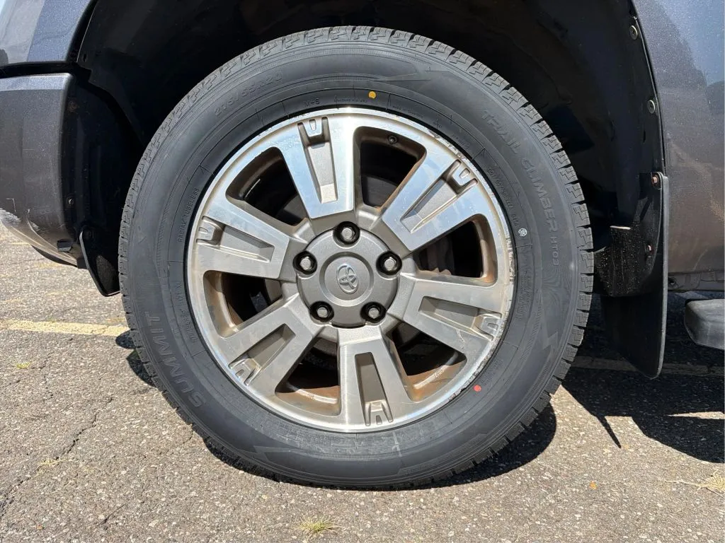 Toyota Tundra photo 32