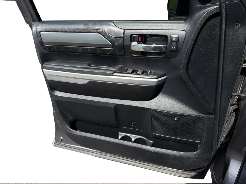 Toyota Tundra photo 26