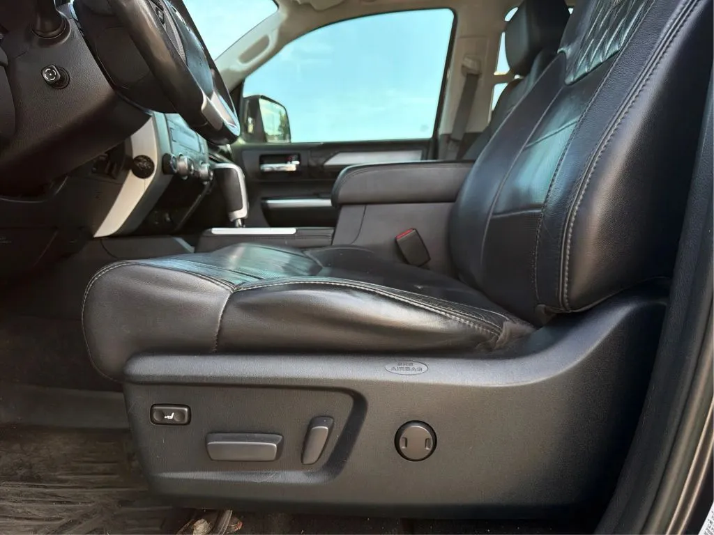 Toyota Tundra photo 25