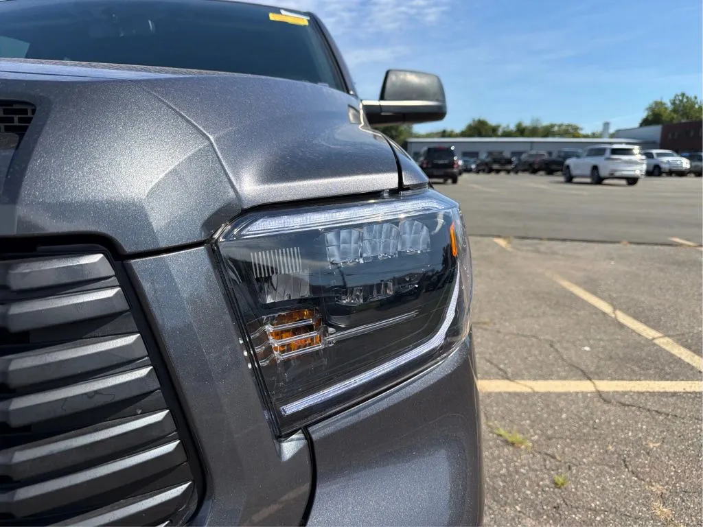 Toyota Tundra photo 33