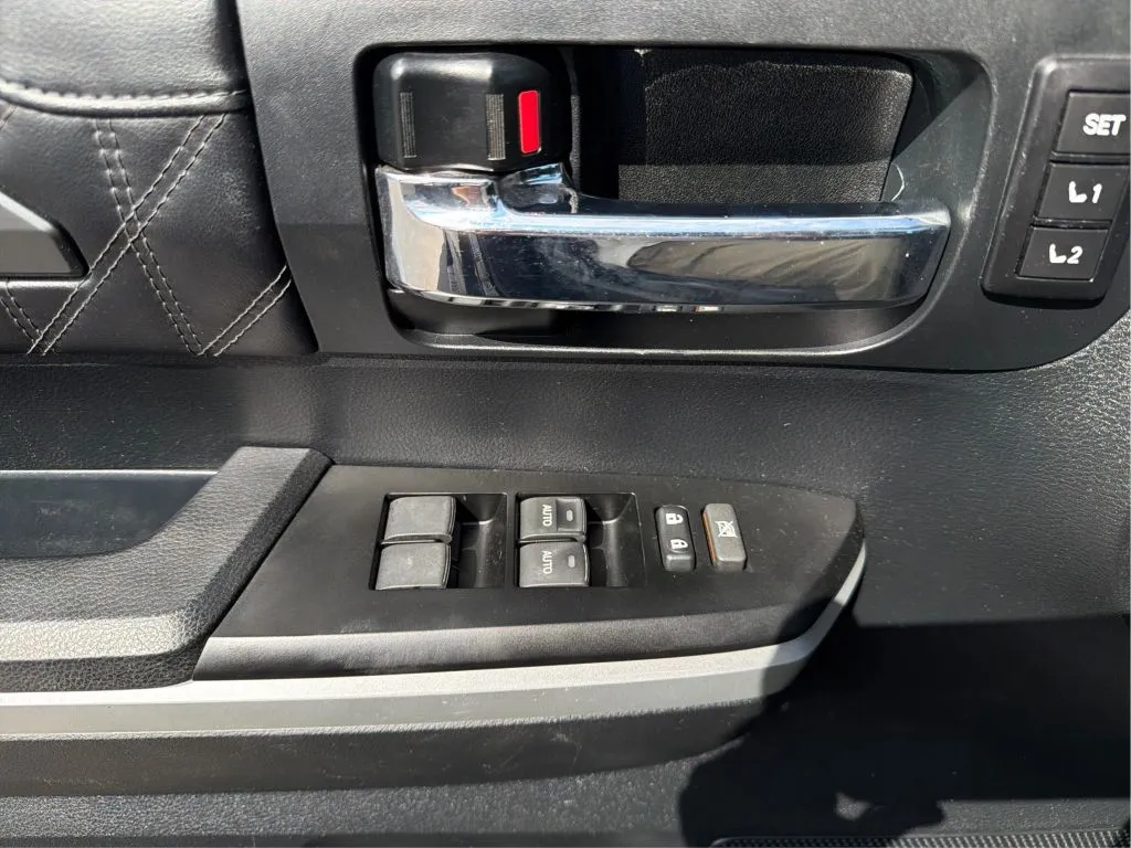 Toyota Tundra photo 43