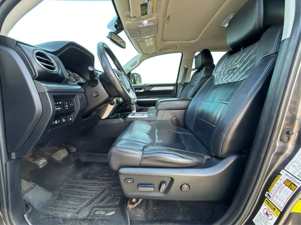 Toyota Tundra photo 16