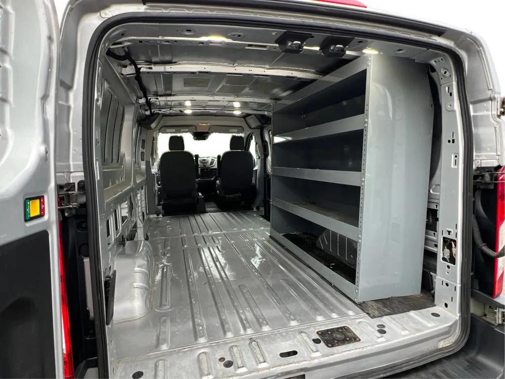 Ford Transit-150 photo 17