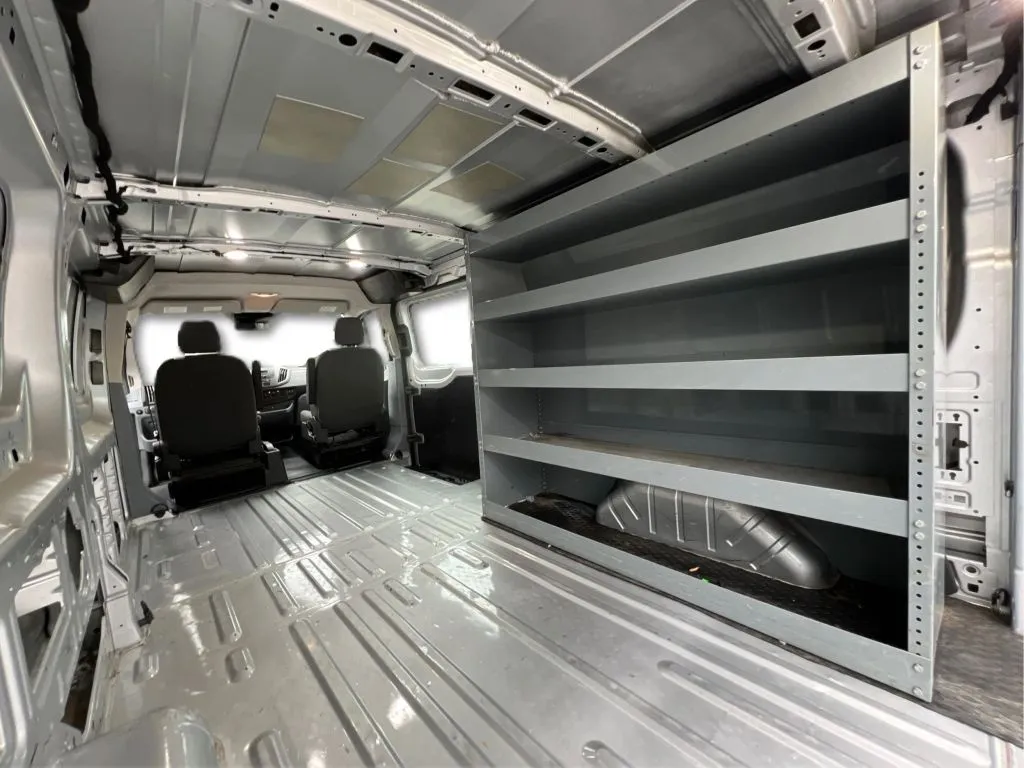 Ford Transit-150 photo 18