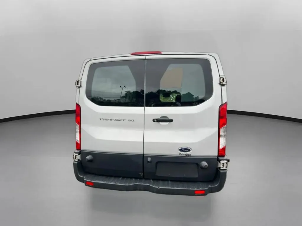 Ford Transit-150 photo 11