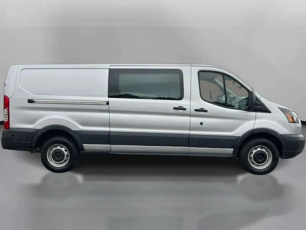 Ford Transit-150 photo 7