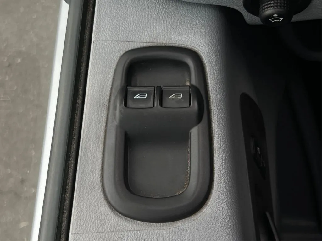 Ford Transit-150 photo 39