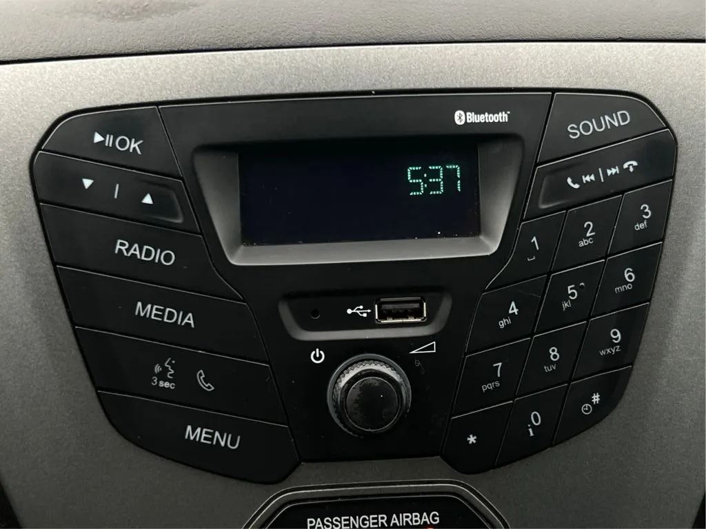 Ford Transit-150 photo 20