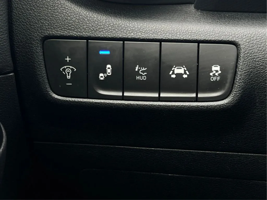 Hyundai Kona photo 24