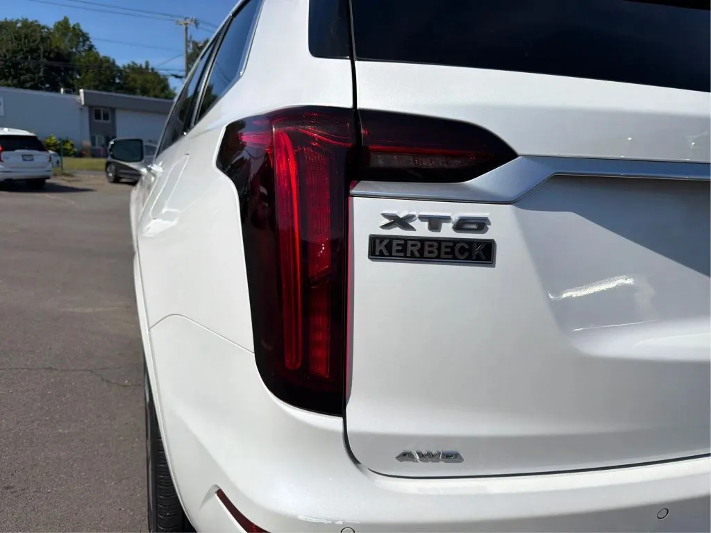 Cadillac XT6 photo 34