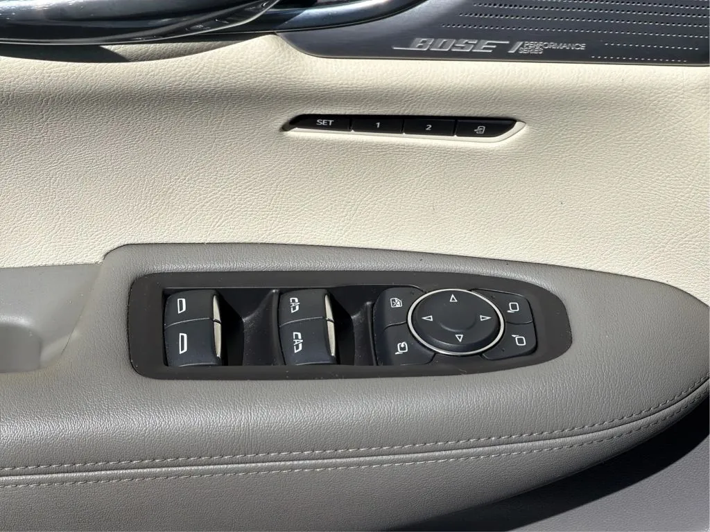 Cadillac XT6 photo 45