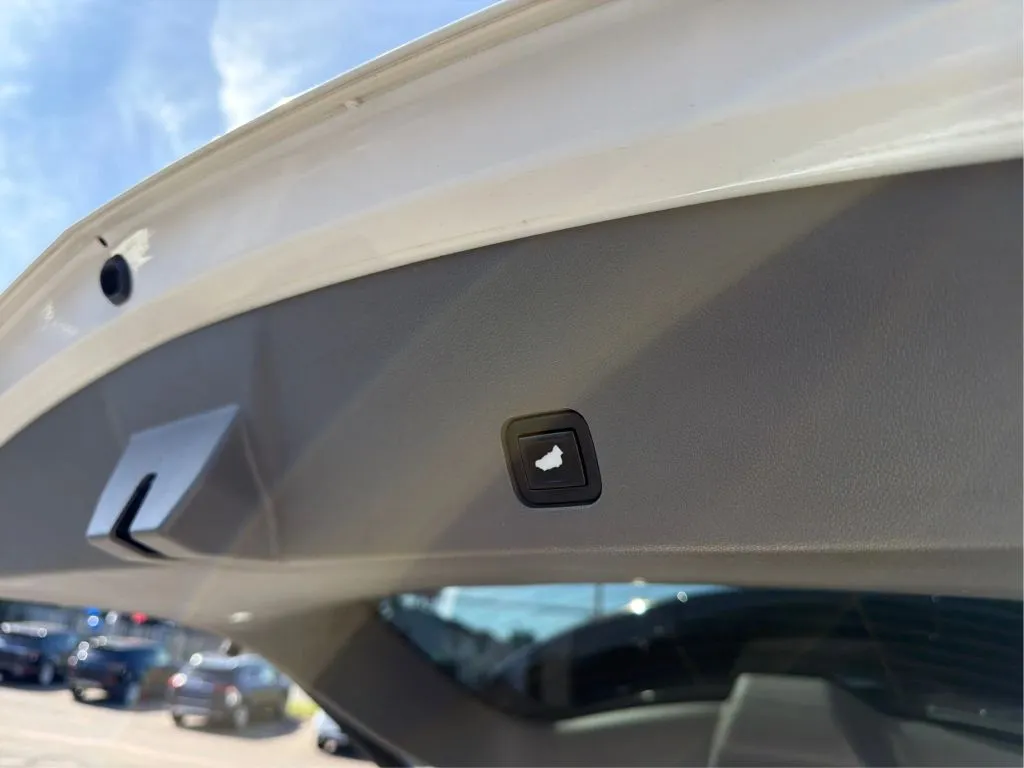 Cadillac XT6 photo 36