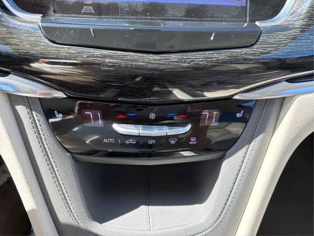 Cadillac XT6 photo 41