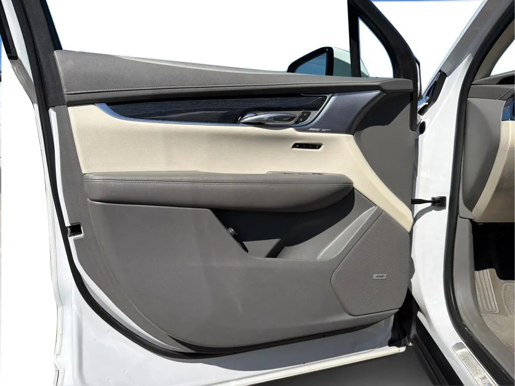 Cadillac XT6 photo 26