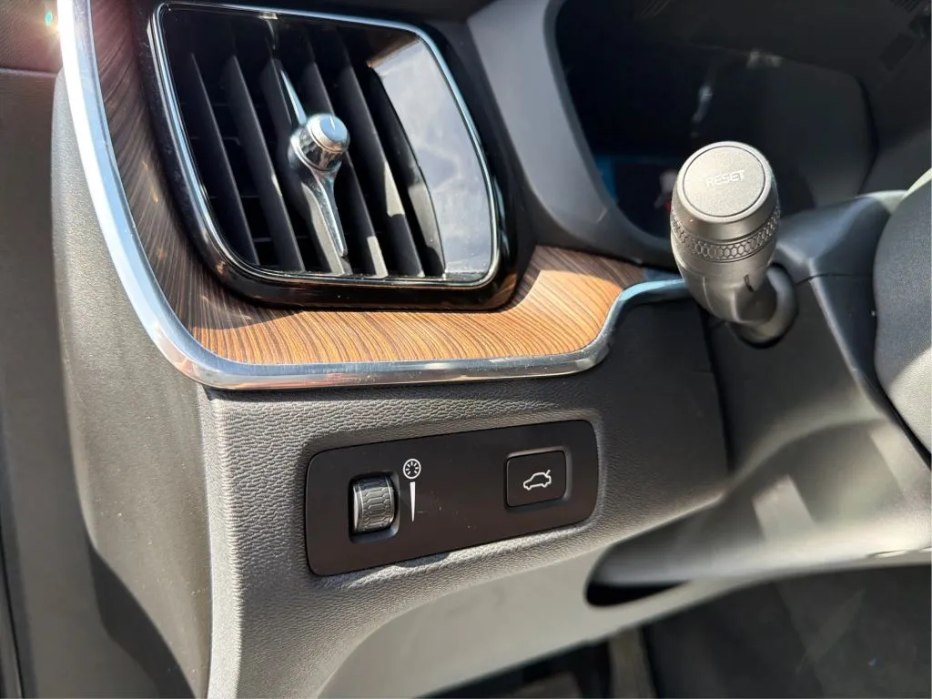 Volvo XC60 photo 31
