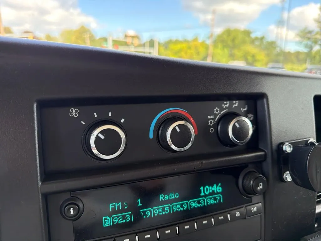 Chevrolet Express photo 33
